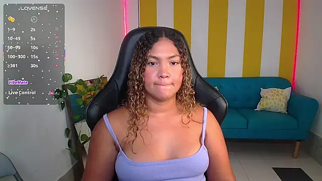 Snapshot of Cristal_War chatting on 10-06-25, 11:24 Cristal War online show from 10-06-25, 11:24