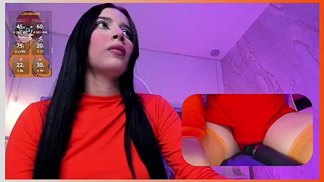 SweetieCloe  online show from 05-17-26, 08:49
