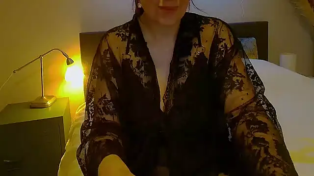 Ella Next Door online show from 12-23-24, 09:29