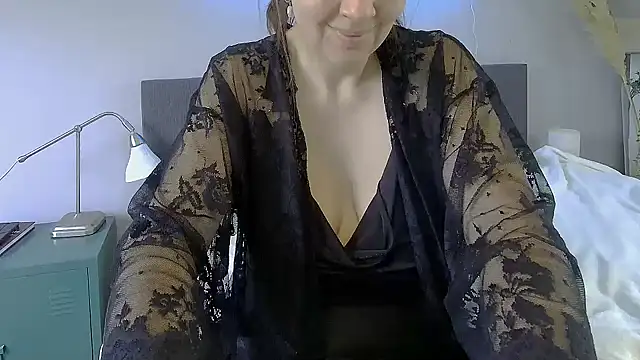Ella Next Door online show from 01-22-25, 10:07
