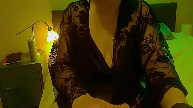 Ella Next Door online show from 01-27-25, 10:06