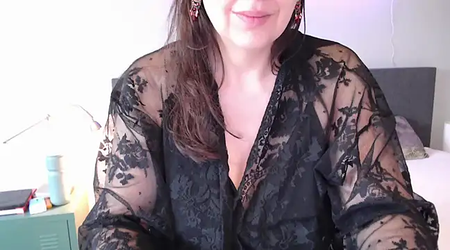 Ella Next Door online show from 02-23-25, 09:44