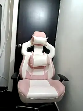 Snapshot of Baby-buu1002 chatting on 03-07-25, 07:05 Baby-buu1002 online show from 03-07-25, 07:05