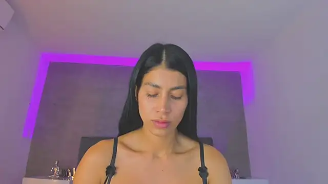 Snapshot of jasminehill_ chatting on 02-22-25, 08:31 jasminehill  online show from 02-22-25, 08:31