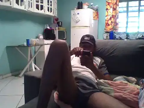 Snapshot of Bahia555 chatting on 01-15-25, 04:54 Bahia555 online show from 01-15-25, 04:54