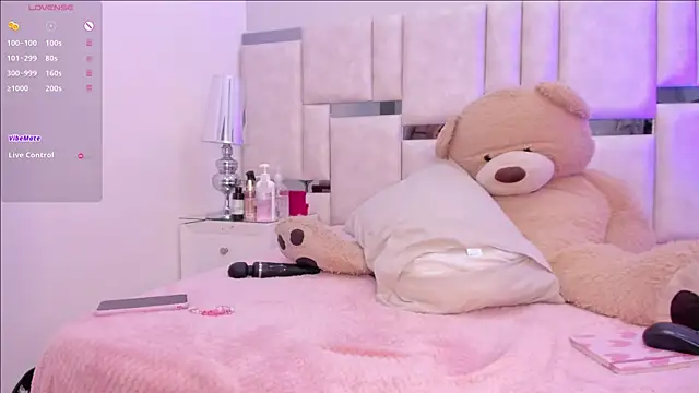 Miagiorgia  online show from 12-21-24, 05:40