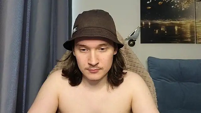 MoreRealAlex online show from 05-06-26, 01:49