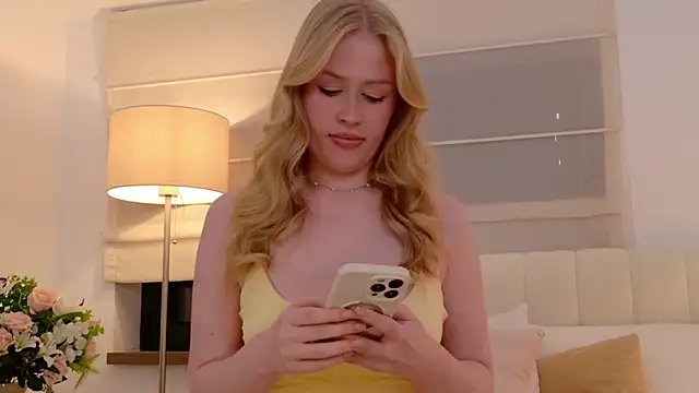 JuliaJaee online show from 06-07-26, 05:06