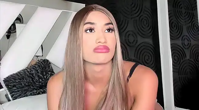 ambermartin  online show from 01-08-25, 10:16