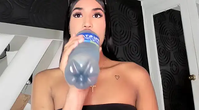 ambermartin  online show from 02-01-25, 07:23