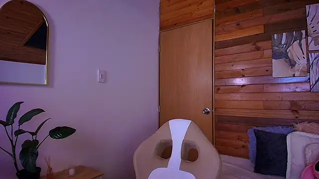 amber curly online show from 05-07-26, 07:19