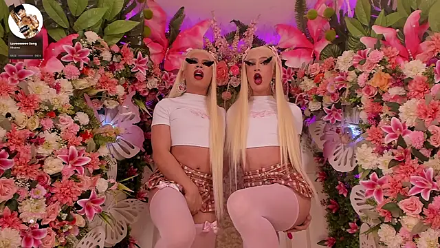 Snapshot of AlisonSharon chatting on 03-15-25, 04:46 AlisonSharon online show from 03-15-25, 04:46