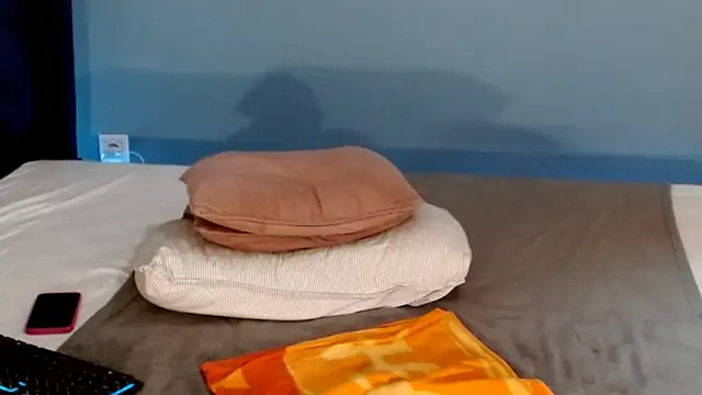 Snapshot of AnnaMaee chatting on 01-14-25, 02:40 AnnaMaee online show from 01-14-25, 02:40