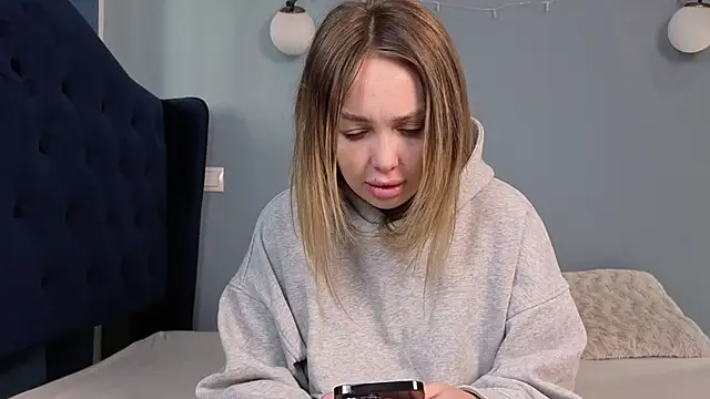 AnnaMaee online show from 03-17-26, 08:28