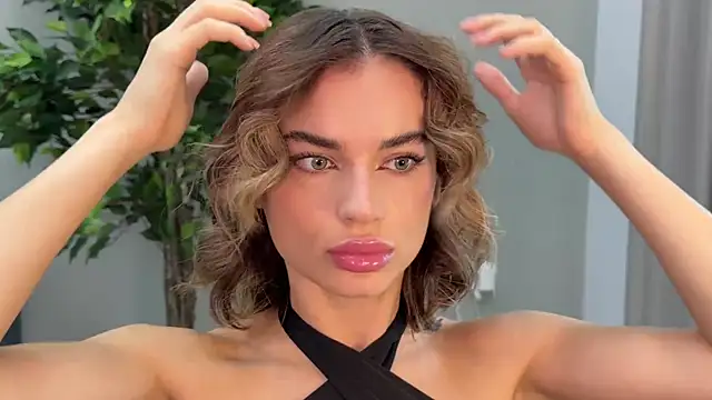 Snapshot of JodyBlow chatting on 10-05-25, 06:23 JodyBlow online show from 10-05-25, 06:23