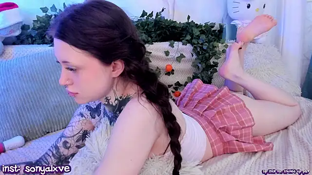 Snapshot of vergillhell chatting on 01-12-25, 09:30 vergillhell online show from 01-12-25, 09:30