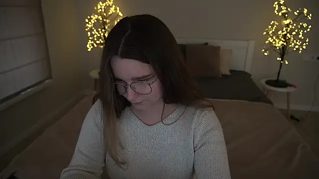 Snapshot of MagicPeachh_ chatting on 09-24-25, 01:03 MagicPeachh online show from 09-24-25, 01:03