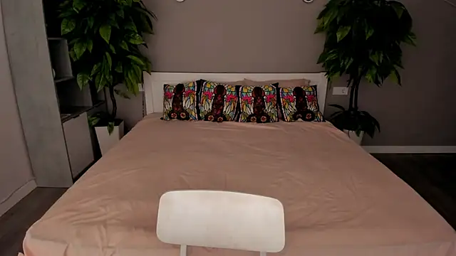 Snapshot of MagicPeachh_ chatting on 09-26-25, 05:55 MagicPeachh online show from 09-26-25, 05:55