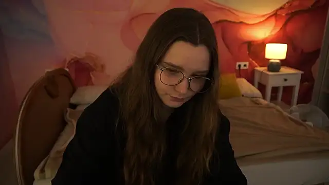 Snapshot of MagicPeachh_ chatting on 09-30-25, 07:57 MagicPeachh online show from 09-30-25, 07:57