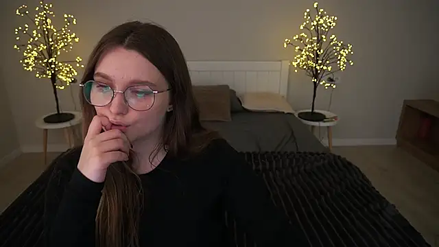 Snapshot of MagicPeachh_ chatting on 10-06-25, 12:35 MagicPeachh online show from 10-06-25, 12:35