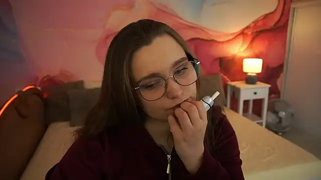 Snapshot of MagicPeachh_ chatting on 10-08-25, 12:47 MagicPeachh online show from 10-08-25, 12:47