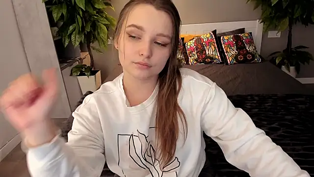 Snapshot of MagicPeachh_ chatting on 10-09-25, 12:47 MagicPeachh online show from 10-09-25, 12:47