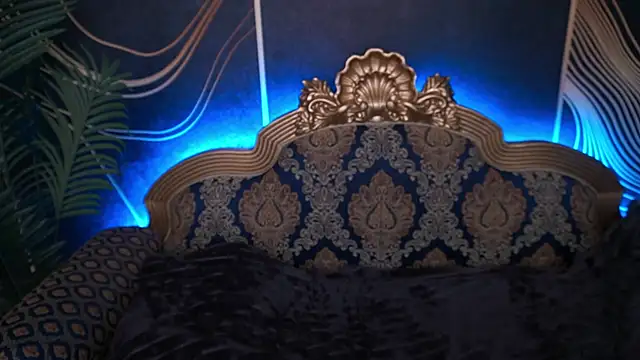 Snapshot of MagicPeachh_ chatting on 11-04-25, 06:56 MagicPeachh online show from 11-04-25, 06:56