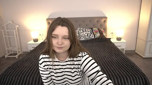 MagicPeachh  online show from 06-17-26, 12:40
