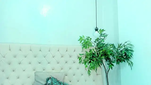 Snapshot of Victoria_Coleman chatting on 01-24-25, 01:45 Victoria Coleman online show from 01-24-25, 01:45