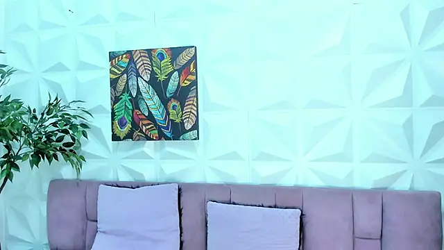 Snapshot of Victoria_Coleman chatting on 02-14-25, 02:54 Victoria Coleman online show from 02-14-25, 02:54