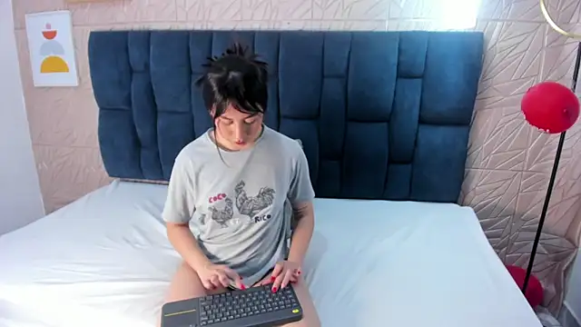 Snapshot of Victoria_Coleman chatting on 02-24-25, 11:43 Victoria Coleman online show from 02-24-25, 11:43