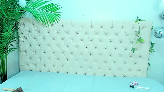 Snapshot of Victoria_Coleman chatting on 03-10-25, 02:59 Victoria Coleman online show from 03-10-25, 02:59