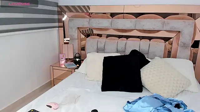 CamiiLovers online show from 01-17-25, 11:18