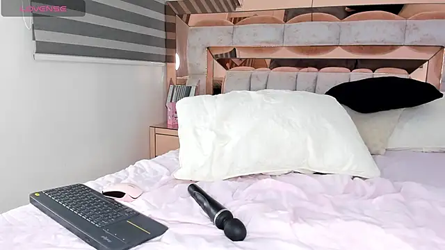 CamiiLovers online show from 02-04-25, 02:28