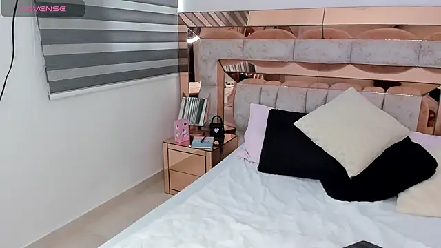 CamiiLovers online show from 02-10-25, 09:15