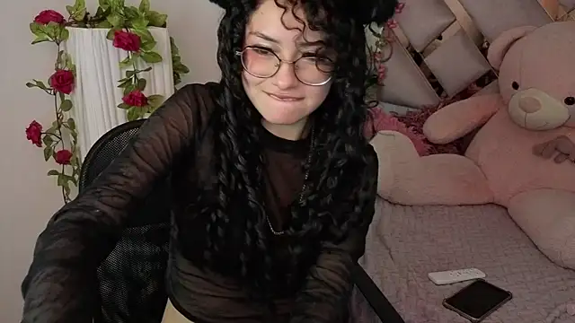 Snapshot of CherieCurl chatting on 05-04-26, 11:23 CherieCurl online show from 05-04-26, 11:23