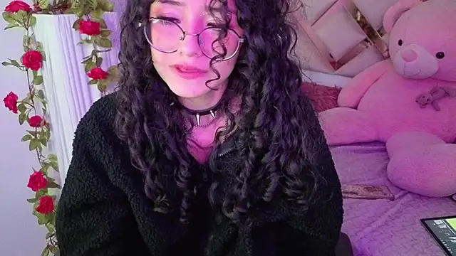 Snapshot of CherieCurl chatting on 05-07-26, 02:50 CherieCurl online show from 05-07-26, 02:50