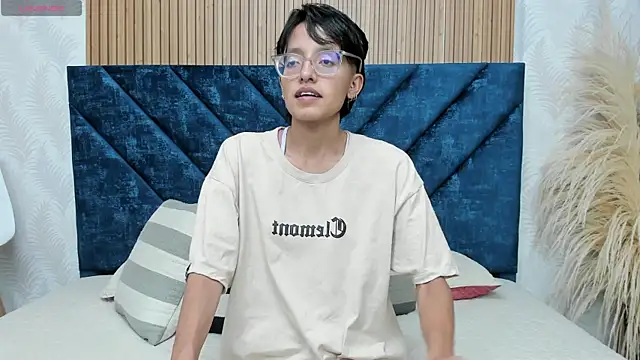 Snapshot of Marge_lasander chatting on 01-09-25, 01:29 Marge lasander online show from 01-09-25, 01:29