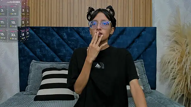 Snapshot of Marge_lasander chatting on 02-06-25, 01:27 Marge lasander online show from 02-06-25, 01:27