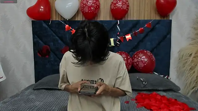 Snapshot of Marge_lasander chatting on 02-15-25, 01:31 Marge lasander online show from 02-15-25, 01:31