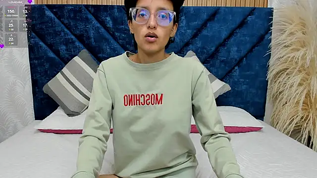 Snapshot of Marge_lasander chatting on 03-07-25, 02:04 Marge lasander online show from 03-07-25, 02:04