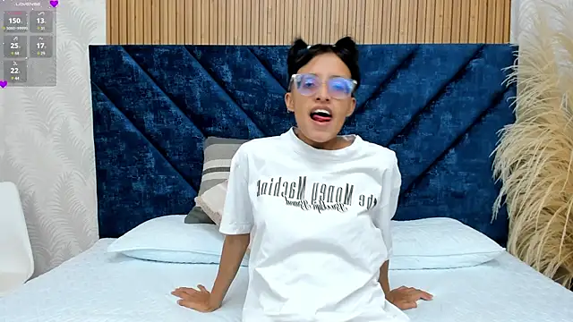 Snapshot of Marge_lasander chatting on 03-14-25, 01:37 Marge lasander online show from 03-14-25, 01:37