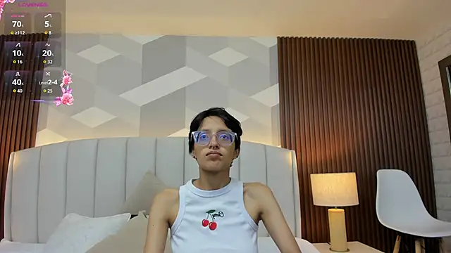 Snapshot of Marge_lasander chatting on 10-22-25, 01:28 Marge lasander online show from 10-22-25, 01:28