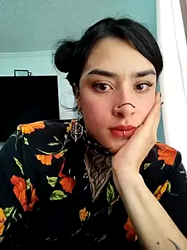 Snapshot of taaylor33 chatting on 10-15-25, 06:30 taaylor33 online show from 10-15-25, 06:30