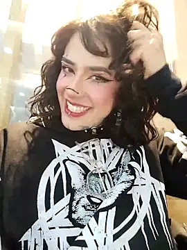 Snapshot of taaylor33 chatting on 10-25-25, 11:21 taaylor33 online show from 10-25-25, 11:21