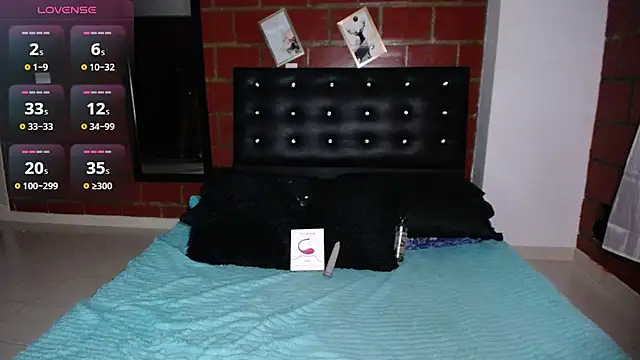 Snapshot of michelleoliver chatting on 12-05-24, 01:36 michelleoliver online show from 12-05-24, 01:36