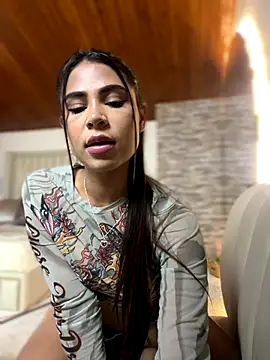 HaileyBaldwin online show from 12-01-24, 06:19