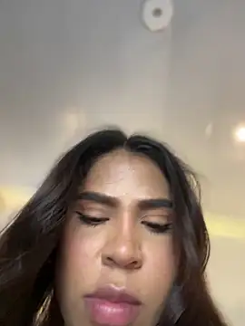 HaileyBaldwin online show from 12-15-24, 10:26