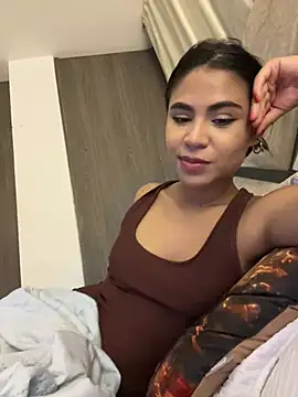 HaileyBaldwin online show from 12-29-24, 01:56