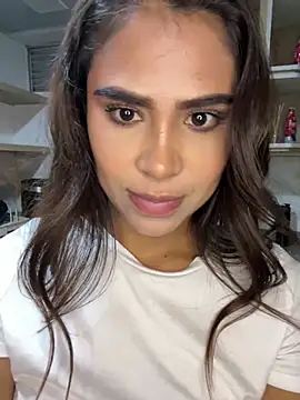 HaileyBaldwin online show from 01-25-25, 01:54